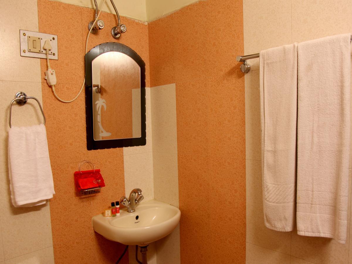 Oyo 2054 New Hotel Broadway Varanasi Luaran gambar