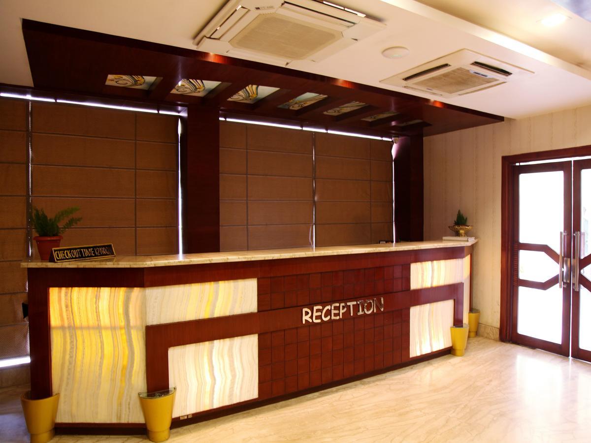 Oyo 2054 New Hotel Broadway Varanasi Luaran gambar