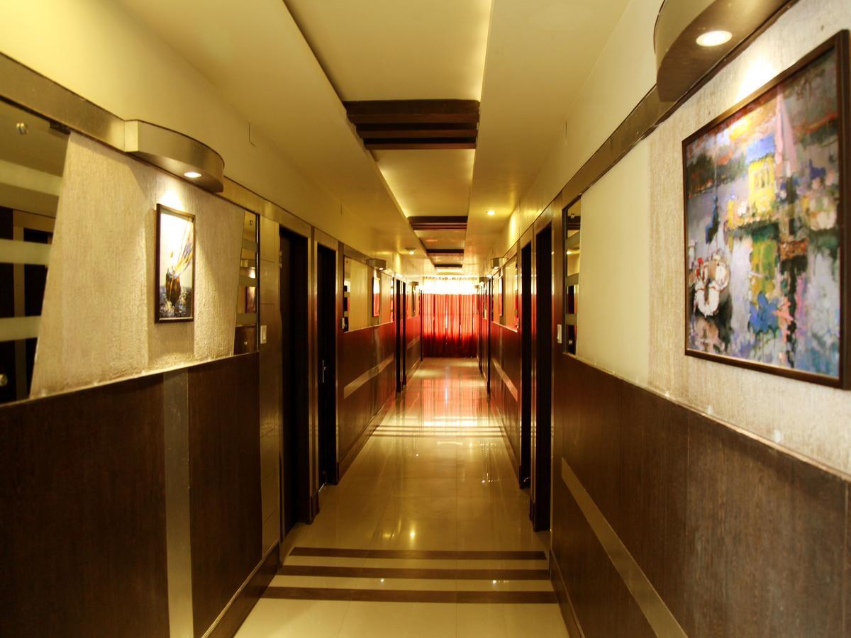 Oyo 2054 New Hotel Broadway Varanasi Luaran gambar