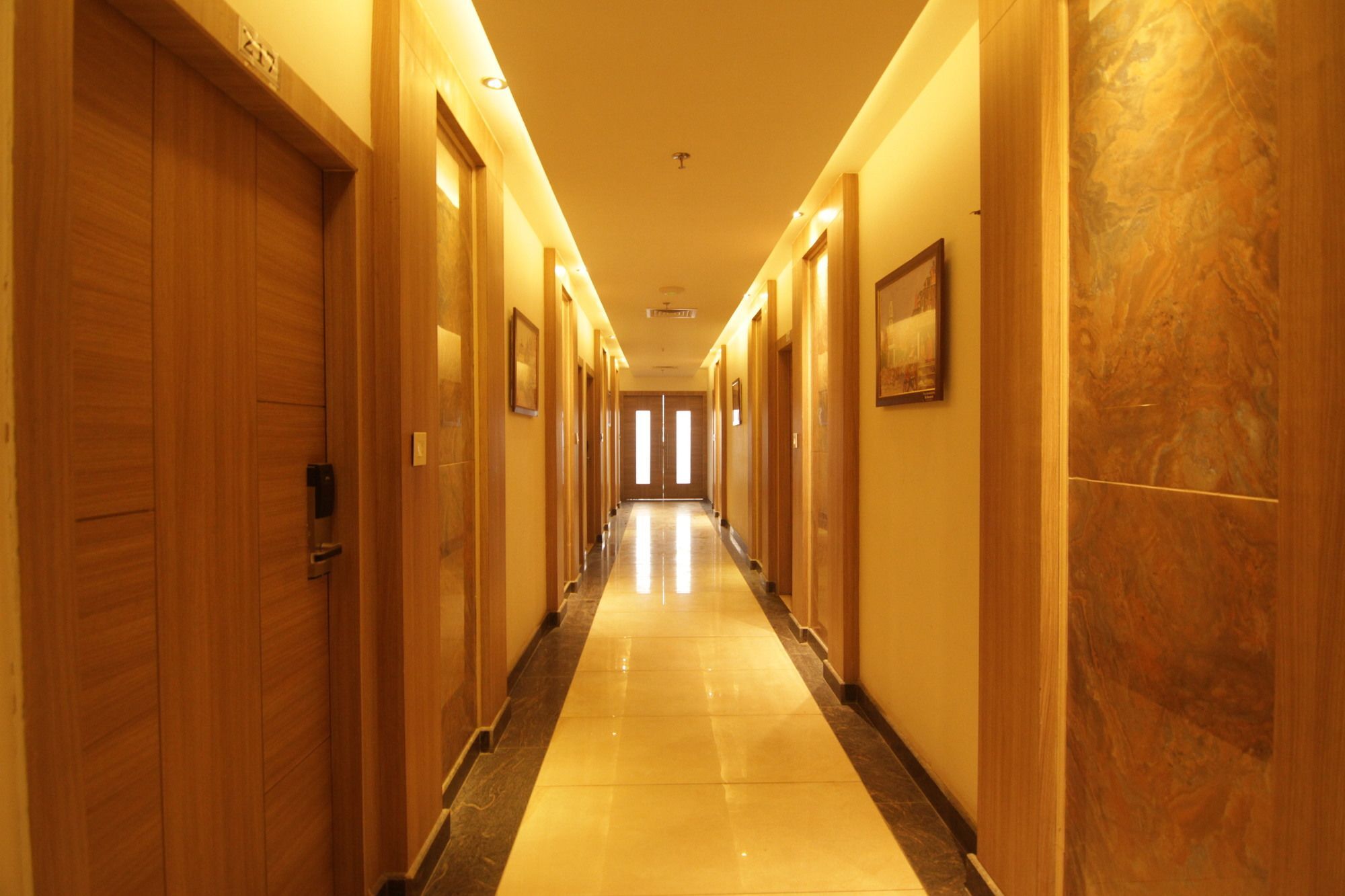 Oyo 2054 New Hotel Broadway Varanasi Luaran gambar